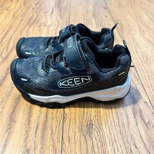 Keen Wanduro Speed Trail Shoe - Toddler Kids' Size 9 | Black Grey White